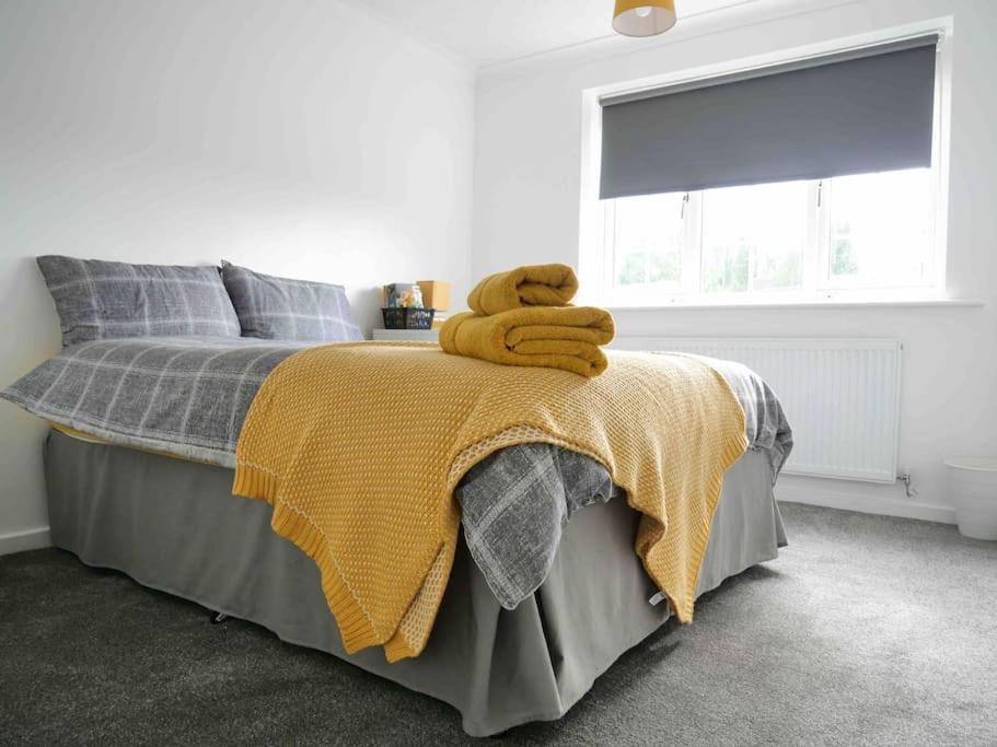 Cosy Four Bed Property With En-Suite Near To Nec Birmingham Airport And The City Exterior foto